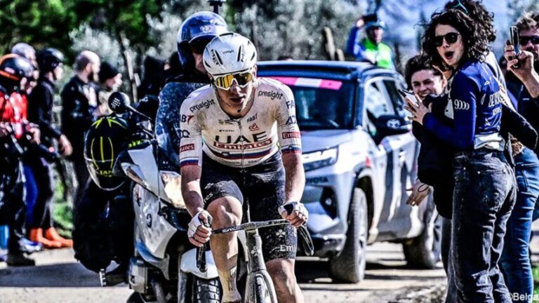 Pogacar barbariza e vence Strade Bianche com ataque de 80km