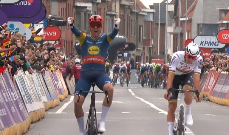 Mads Pedersen vence Gent Wevelgem sobre Van der Poel