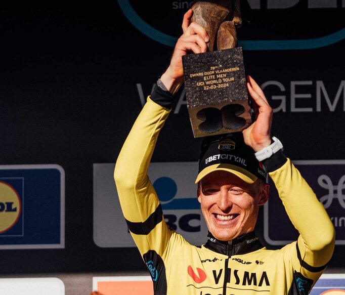 Matteo Jorgenson vence Dwars door Vlaanderen