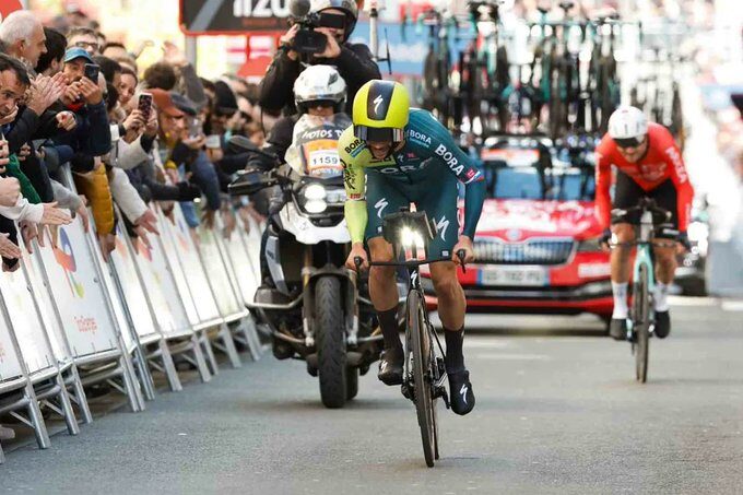 Roglic erra mas vence contrarrelógio no País Basco