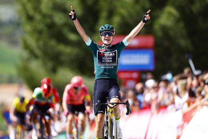 Marianne Vos vence na Vuelta em dia de Brasil na fuga!