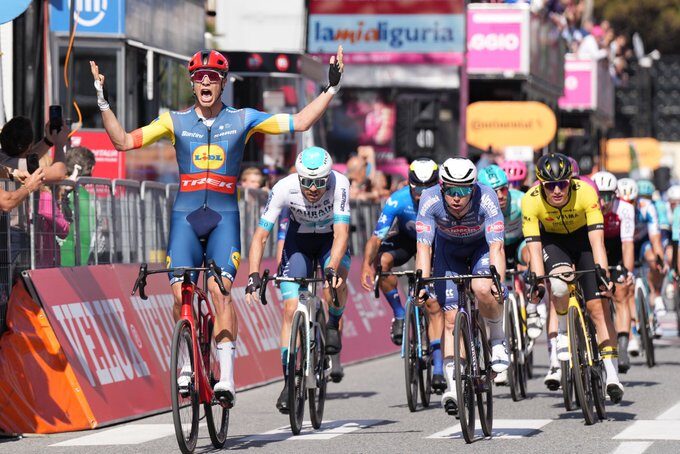 Giro d’Italia: Jonathan Milan vence sprint em dia de abandono de Biniam Girmay