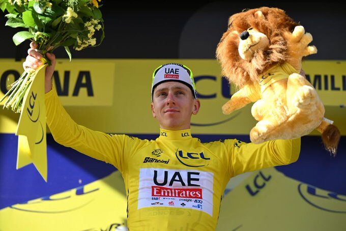 Tadej Pogacar canibaliza o Galibier, faz Vingegaard sobrar e assume a camisa amarela do Tour de France