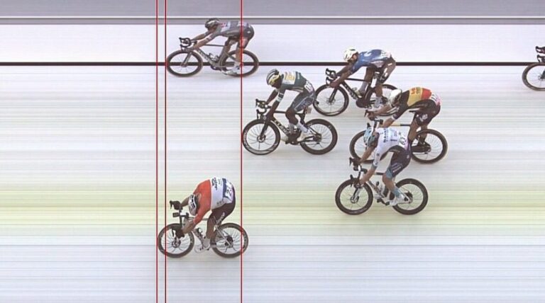 Groenewegen vence sprint no Tour de France