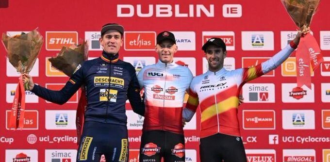 Cyclo-cross: Michael Vanthourenhout troca de sapatilha e vence Toon Aerts em Dublin