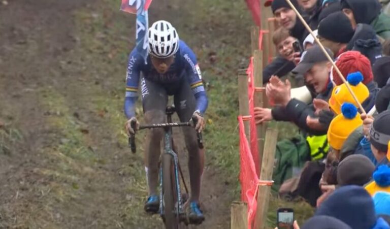 Cyclo-cross: Ceylin del Carmen Alvarado vence a Copa do Mundo de Namur