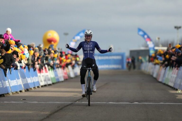 Cyclo-cross: Campeã mundial de MTB, Puck Pieterse vence pela X2O prova na areia!