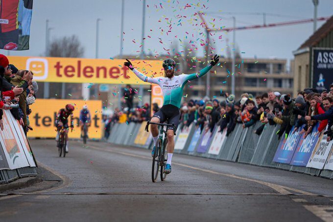 Cyclocross: Nieuwenhuis vence em Middelkerke, Niels Vandeputte é o campeão da Superprestige