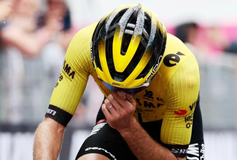 No palco de sua maior derrota, Simon Yates ataca, vira pra cima de Carapaz e Del Toro e é campeão do Giro d’Italia 2025