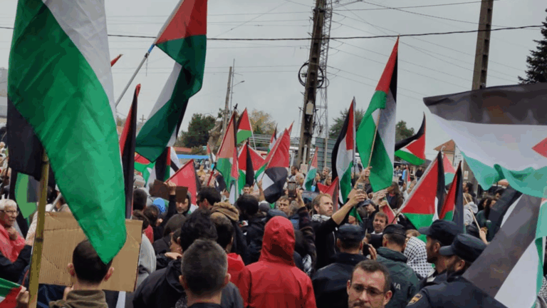La Vuelta 2025: Governo espanhol exalta manifestantes pró Palestina, UCI condena vistas grossas.
