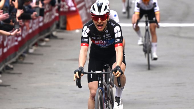 Elise Chabbey vence a Strade Bianche Donne 2026