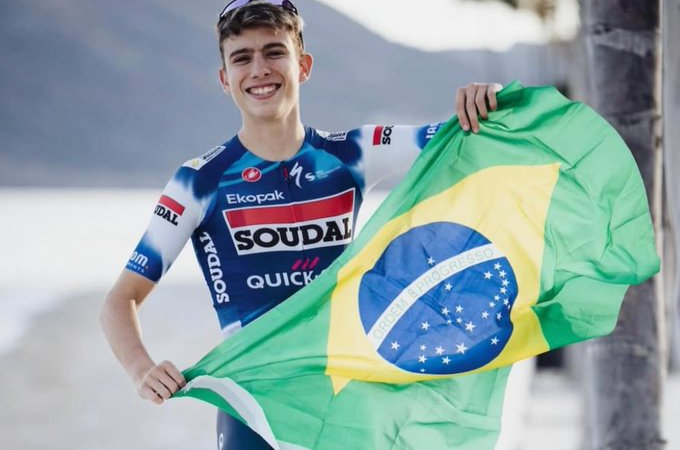 Henrique Bravo, jovem brasileiro de 19 anos, conquista seu primeiro título no ciclismo mundial