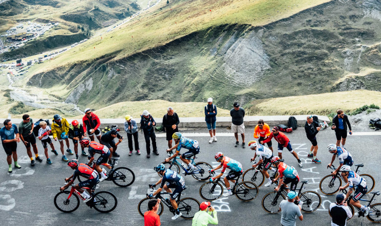 Tour de Romandie começa com prólogo e Tadej Pogacar como favorito